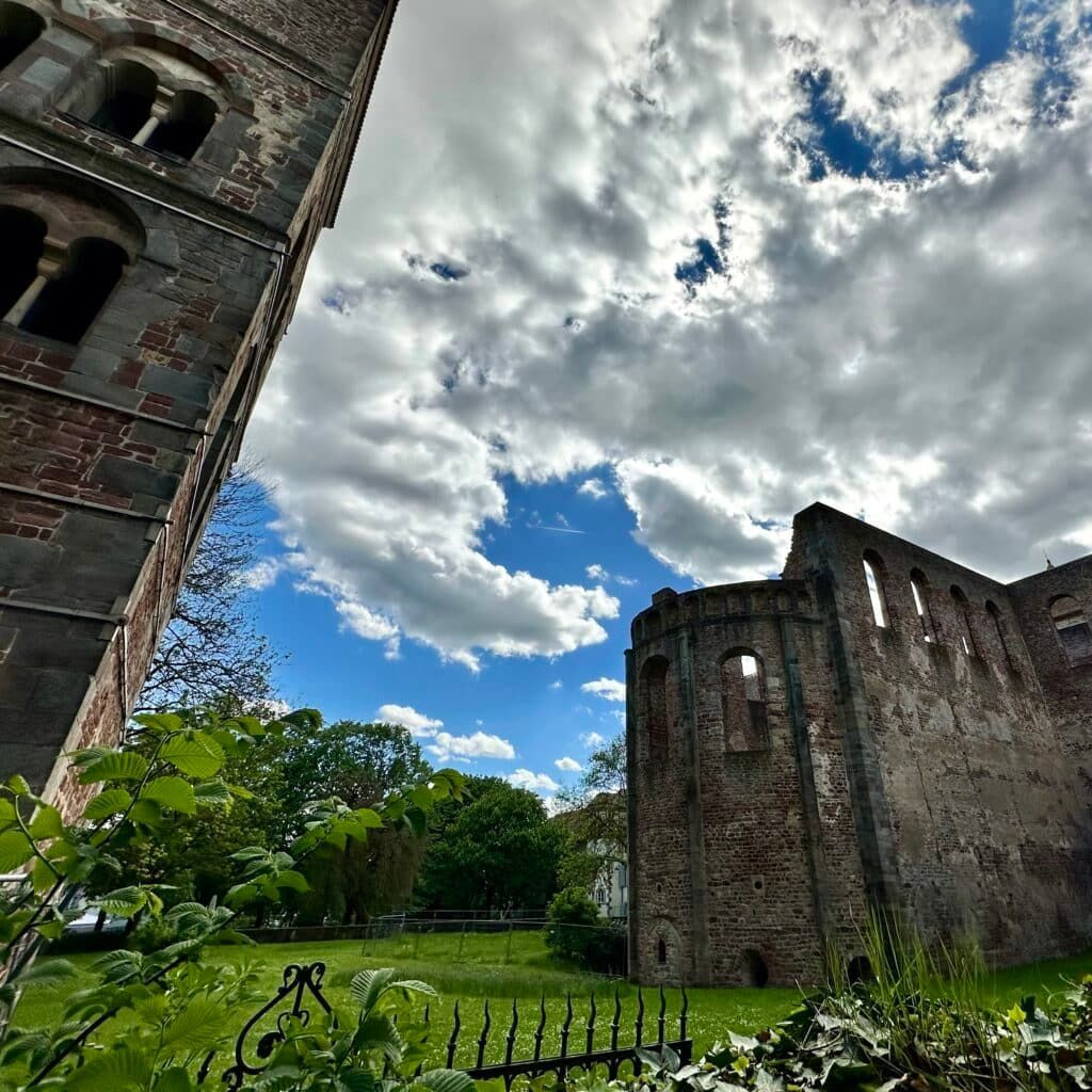 Heute stand ein Spontanbesuch in #Hersfeld an. Stiftsruine steht noch ✅