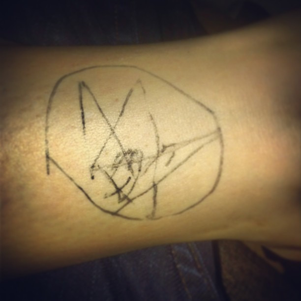 Und, was ist das? Tipp: Hat mit einer Beschwörung zu tun.