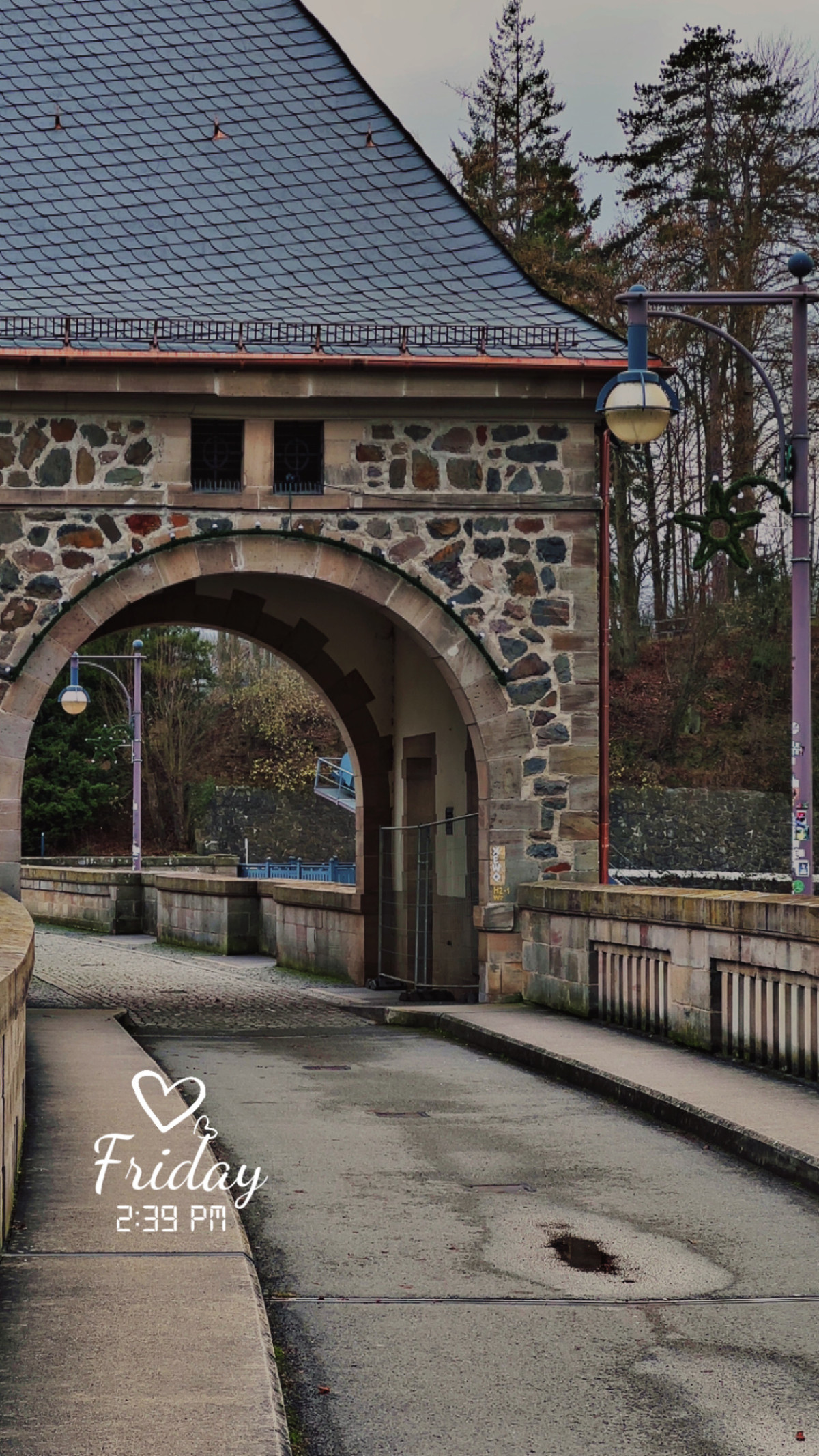 Sperrmauer am 12. Dezember 2025