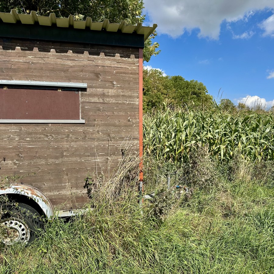 Dies ist kein Mobilsitz, sondern eine Maisverkaufsstation. Gagcopyright liegt bei sandbert.