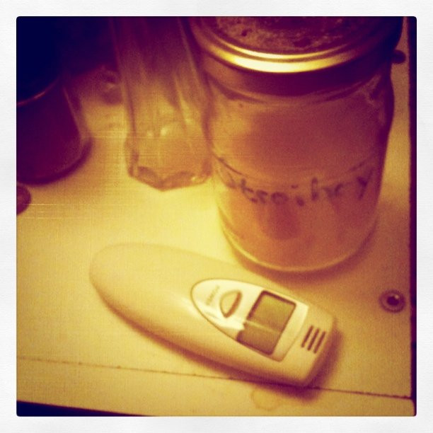 Stroiboy mit Alkoholmessgerät.